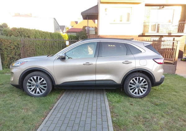 Ford Kuga cena 116900 przebieg: 33000, rok produkcji 2020 z Kobyłka małe 106